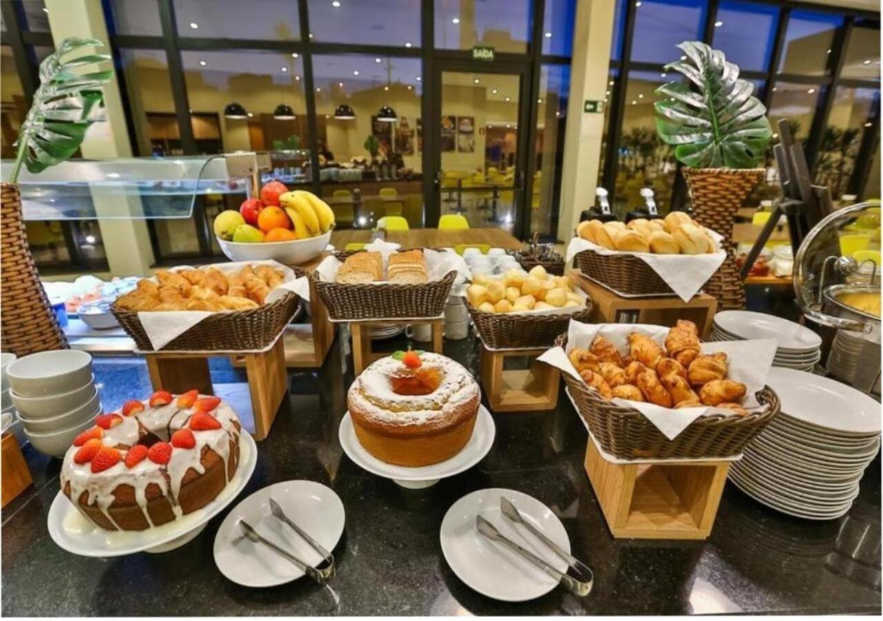 Blue Tree Towers จากัวรีอูนา ภายนอก รูปภาพ